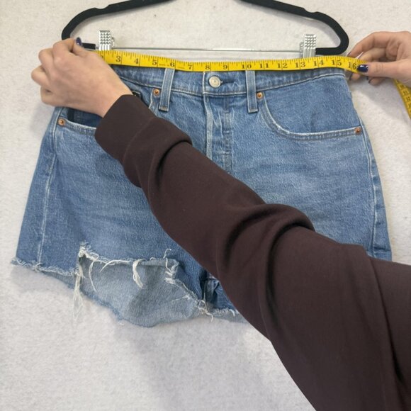 Levis Denim Shorts Womens 31 Blue High Rise Button Fly Cutoff Raw Hem Distressed - Picture 2 of 10